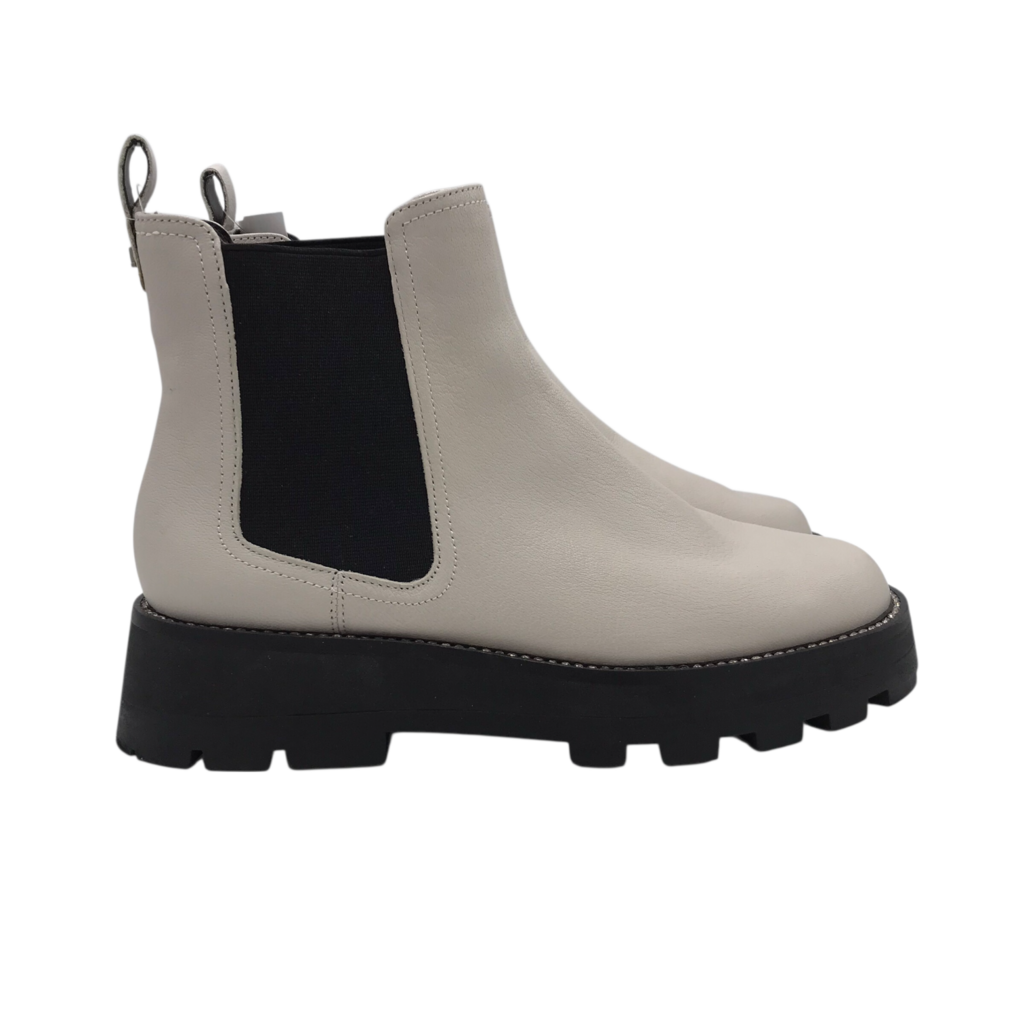 KARL LAGERFELD ANKLE FLAT BOOTS CREME 8.5