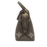 LOUIS VUITTON RET:$3500. PETIT PALAIS LUXE HANDBAG DOVE/CREAM