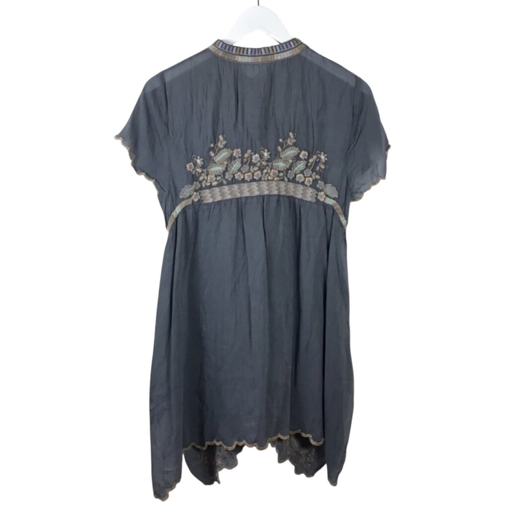 JOHNNY WAS EMBROIDERED SHORT SLEEVE DESIGNER TOP GREY GOLD MEDIUM