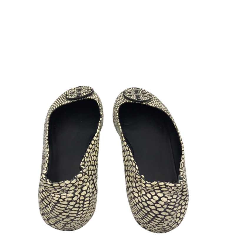 TORY BURCH EMBOSSED LEATHER FLAT SHOES CREAM BLACK 8