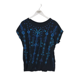 JOHNNY WAS EMBROIDERED TEE DESIGNER TOP BLACK BLUE MEDIUM