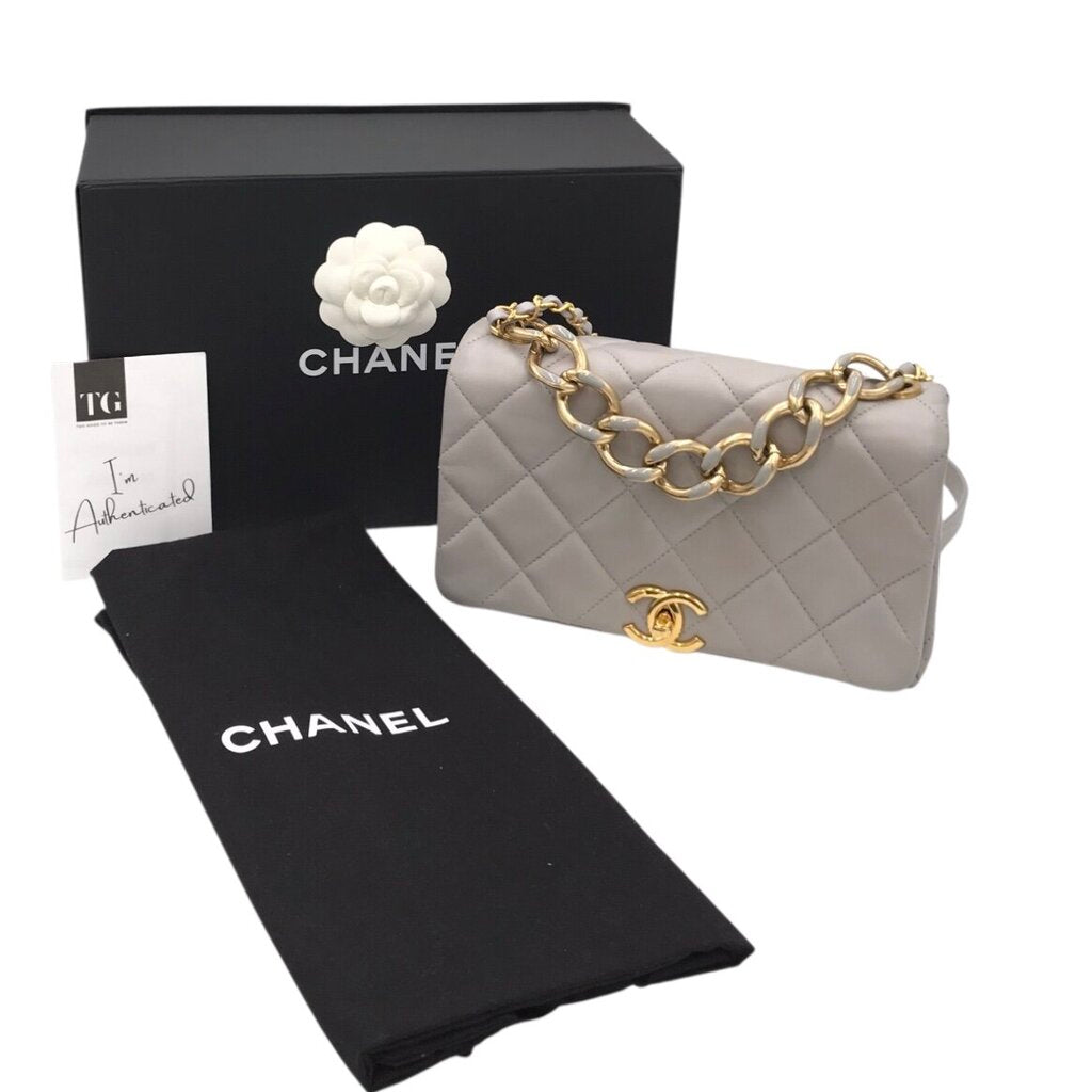 CHANEL LAMBSKIN QUILTED w/ BOX LUXE HANDBAG GREY 9”x5”